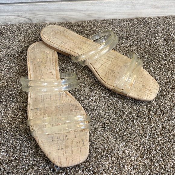 Express Sandals clear size 6 flip flop - Picture 3 of 5
